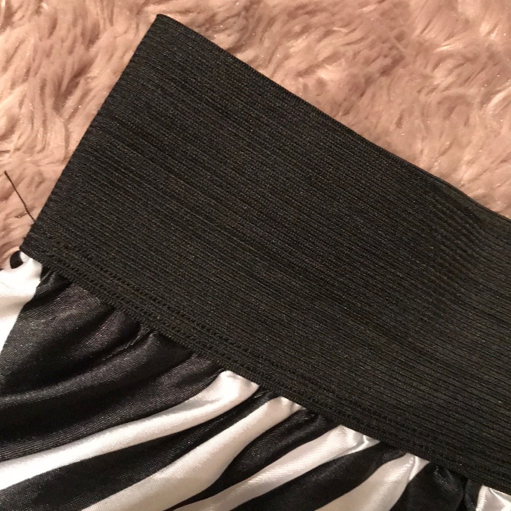 Skirt - Picture 3 of 4